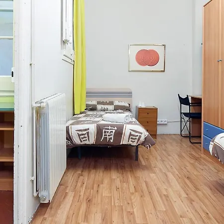 Estudiantes Balmes Apartment